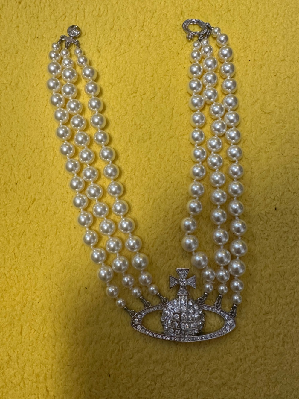 Vivienne Westwood three strand pearl choker in silver crystal